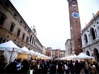 CIOCCOLANDOVI 2013, VICENZA SI TUFFA NEL CIOCCOLAT (Art. corrente, Pag. 1, Foto ridotta)