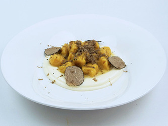 Gnocchetti di zucca con “Monte Faldo” mezzano e tartufo nero