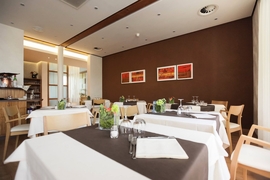 RISTORANTE PIZZERIA MEZZALUNA - HOTEL VIEST
