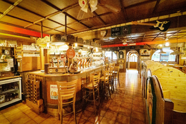 BULLDOG'S HOLLAND PUB