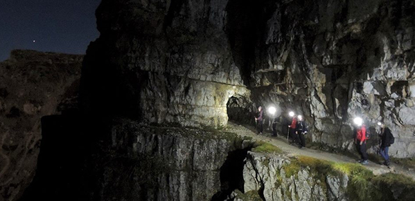 52 GALLERIE DEL PASUBIO IN NOTTURNA